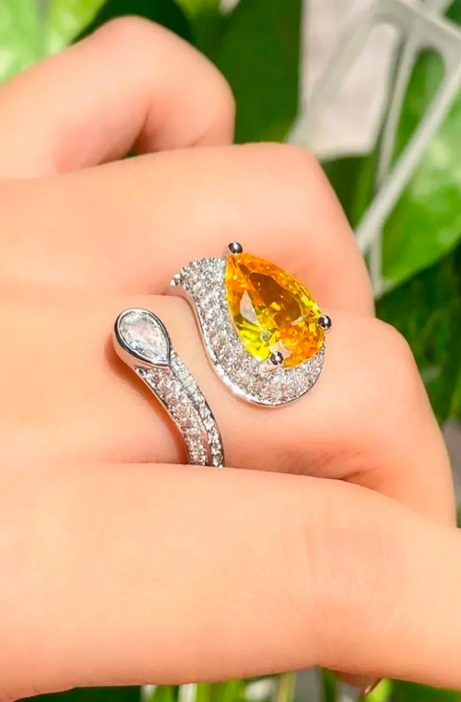 ANILLO GOTA DE AGUA AMARILLA