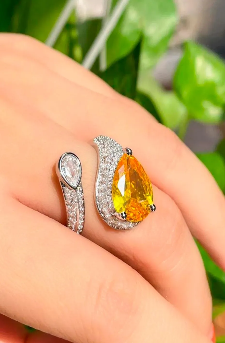 ANILLO GOTA DE AGUA AMARILLA