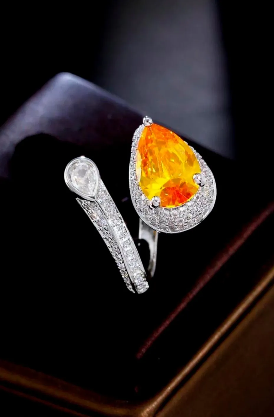 ANILLO GOTA DE AGUA AMARILLA