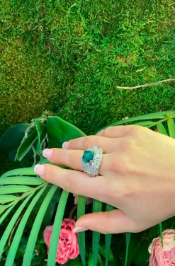 ANILLO JOYA CIRCONITAS Y CRISTAL ESMERALDA