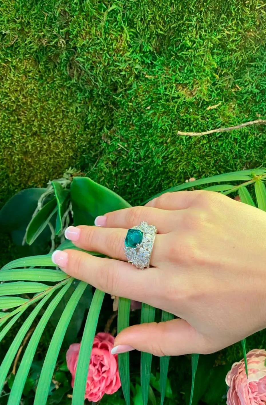 ANILLO JOYA CIRCONITAS Y CRISTAL ESMERALDA
