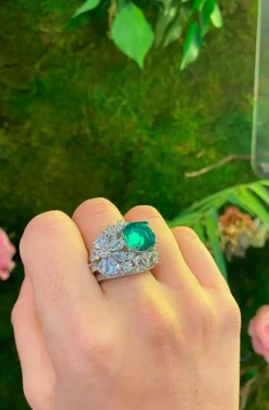 ANILLO JOYA CIRCONITAS Y CRISTAL ESMERALDA