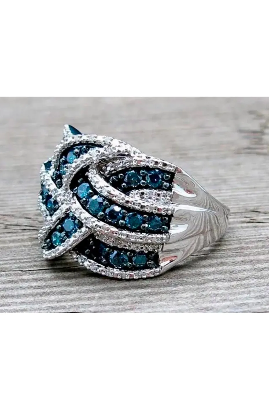 ANILLO MEGAN