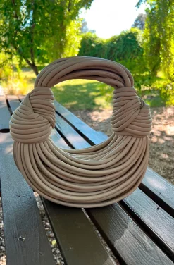 BOLSO NUDOS BEIGE