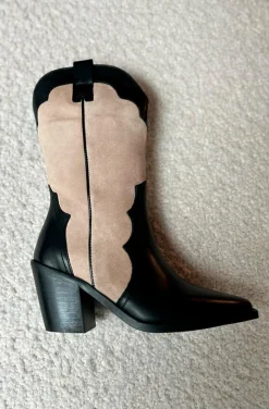 BOTAS CAMPERAS DANIELLA