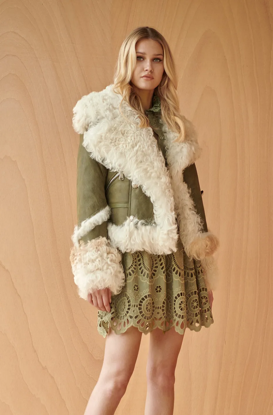 CHAQUETA DE PIEL MOSSY BY FETICHE SUANCES