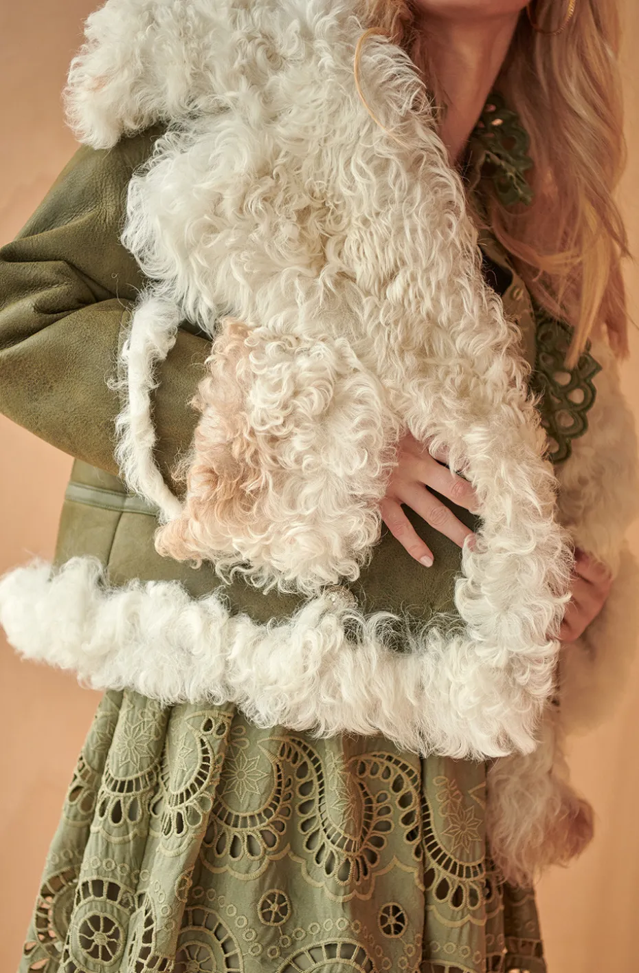 CHAQUETA DE PIEL MOSSY BY FETICHE SUANCES
