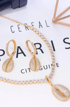 COLLAR CONCHA CRISTALES