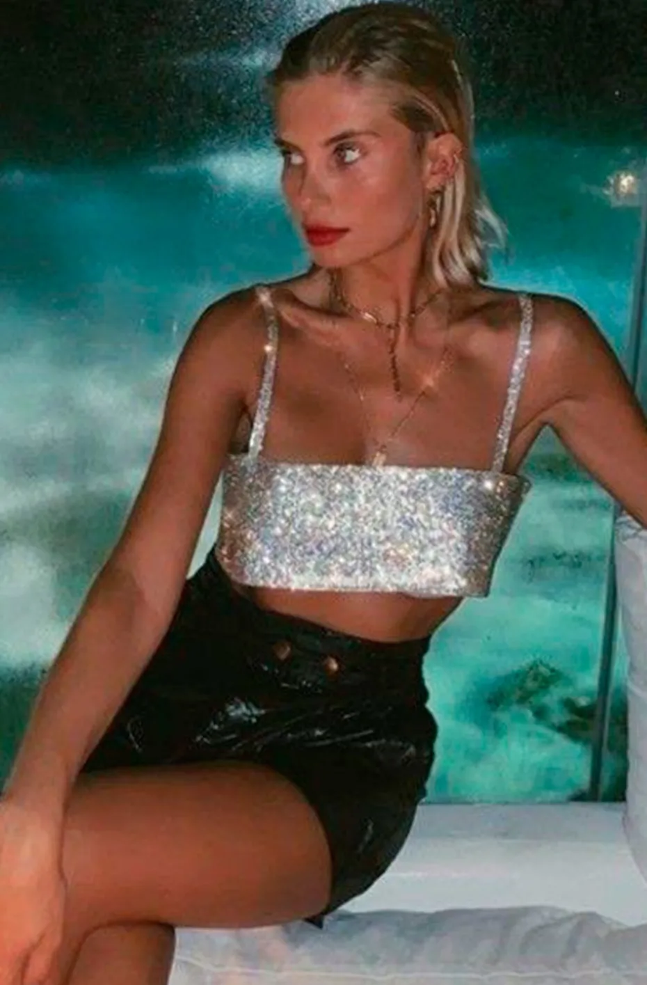 CROP TOP DE CRISTALES EN COLOR PLATA