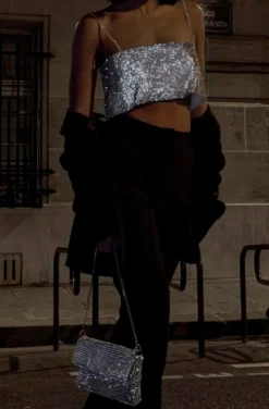 CROP TOP DE CRISTALES EN COLOR PLATA