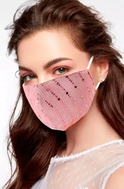 MASCARILLA ROSA DETALLES DORADOS