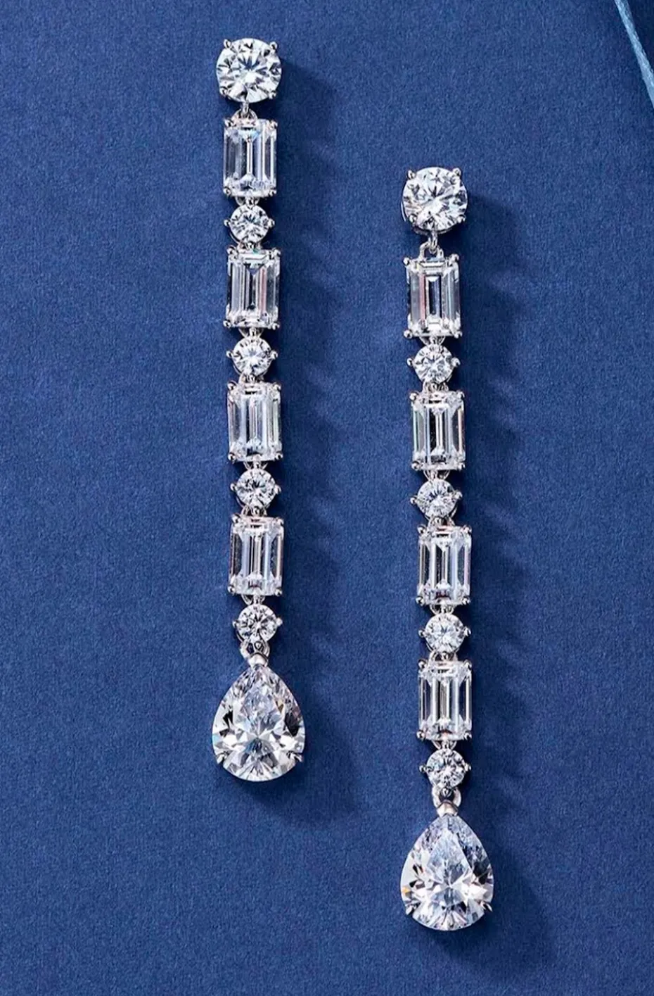 PENDIENTES DE PLATA EN LAGRIMA