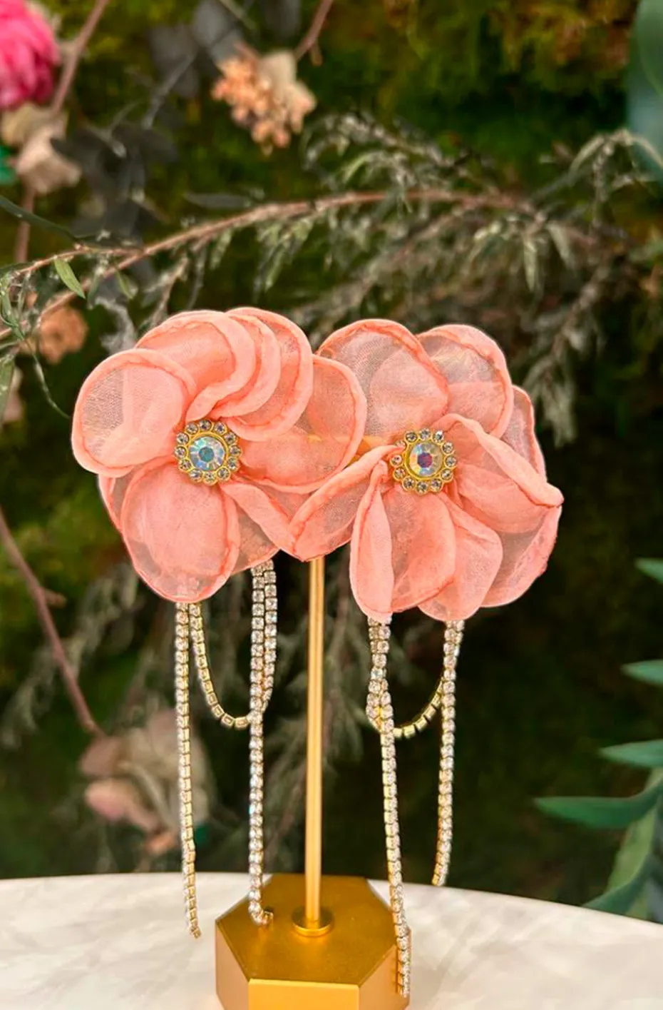 PENDIENTES FLOR CORAL CON BRILLANTITOS