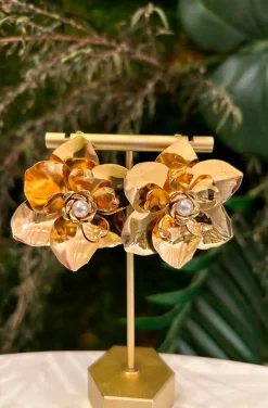 PENDIENTES FLOR DORADA CON PERLA