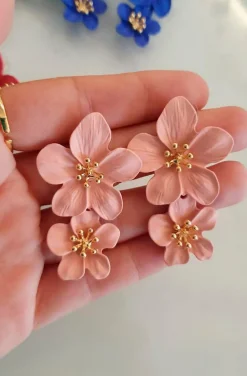 PENDIENTES FLORES ROSA MAGENTA