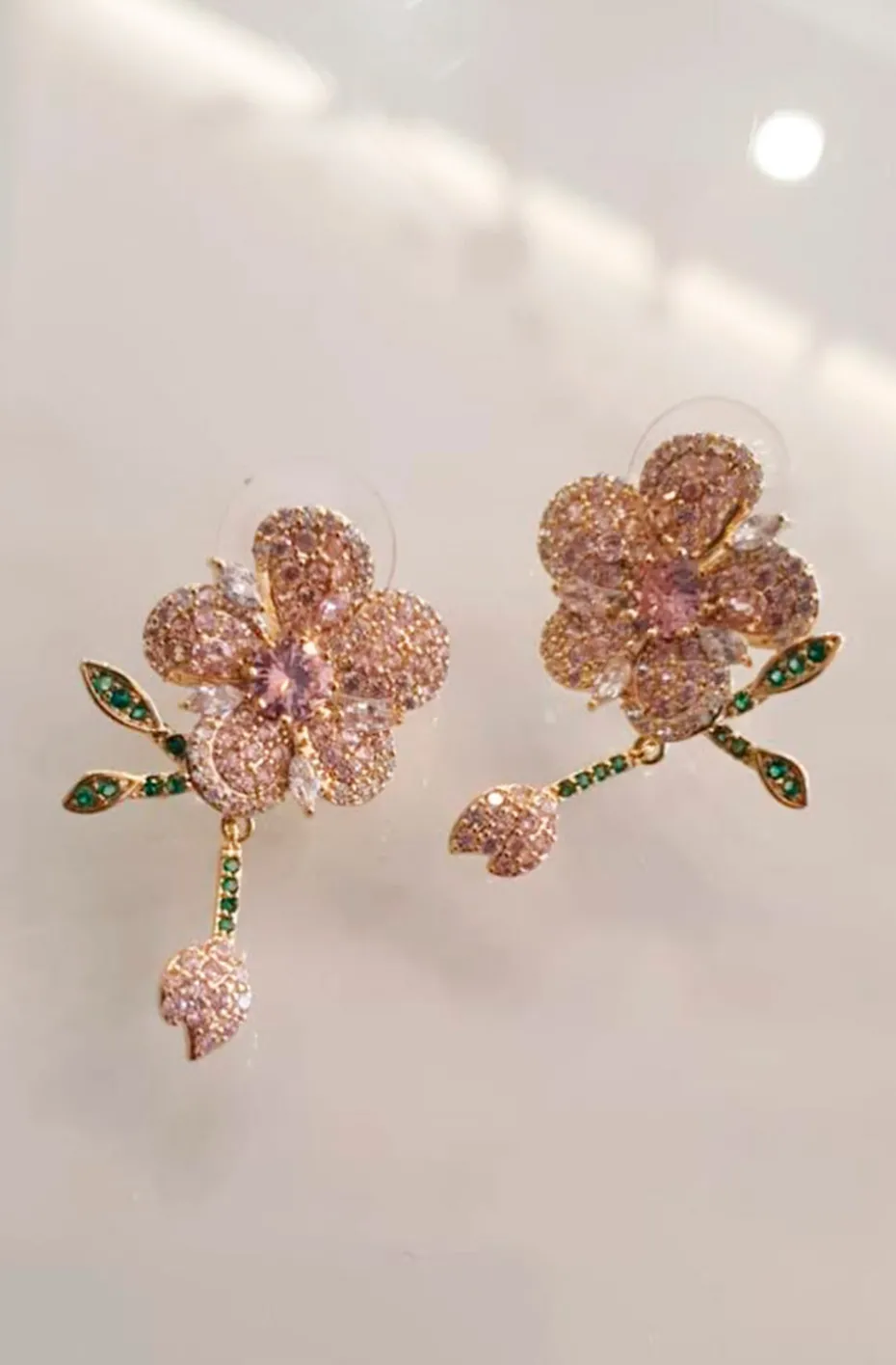 PENDIENTES FLORES Y PETALOS