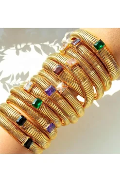 PULSERA DORADA PIEDRA NEGRA
