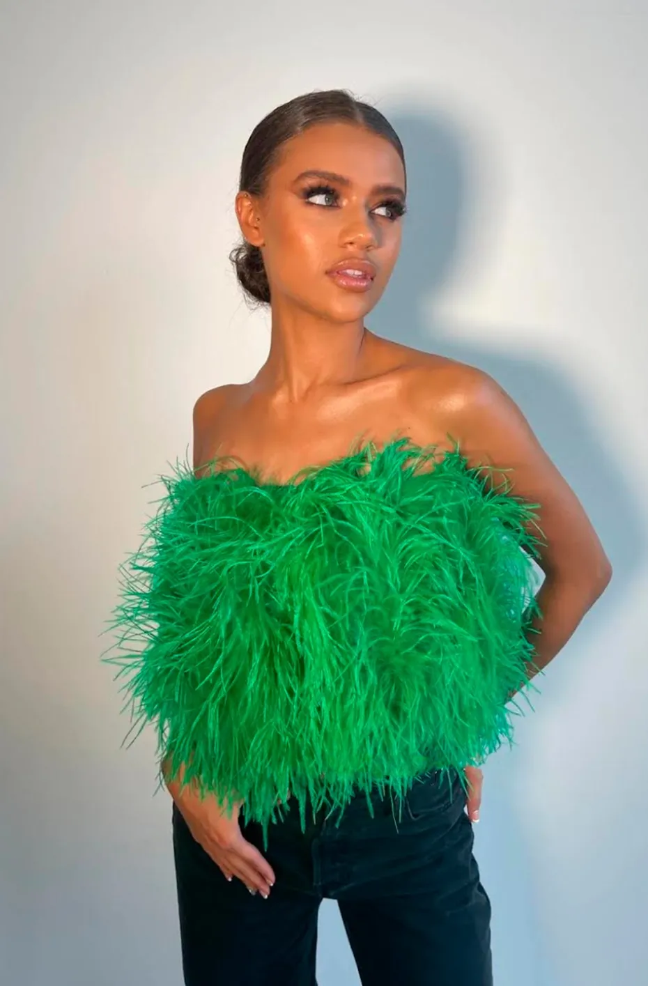 TOP DE PLUMAS VERDE ESMERALDA