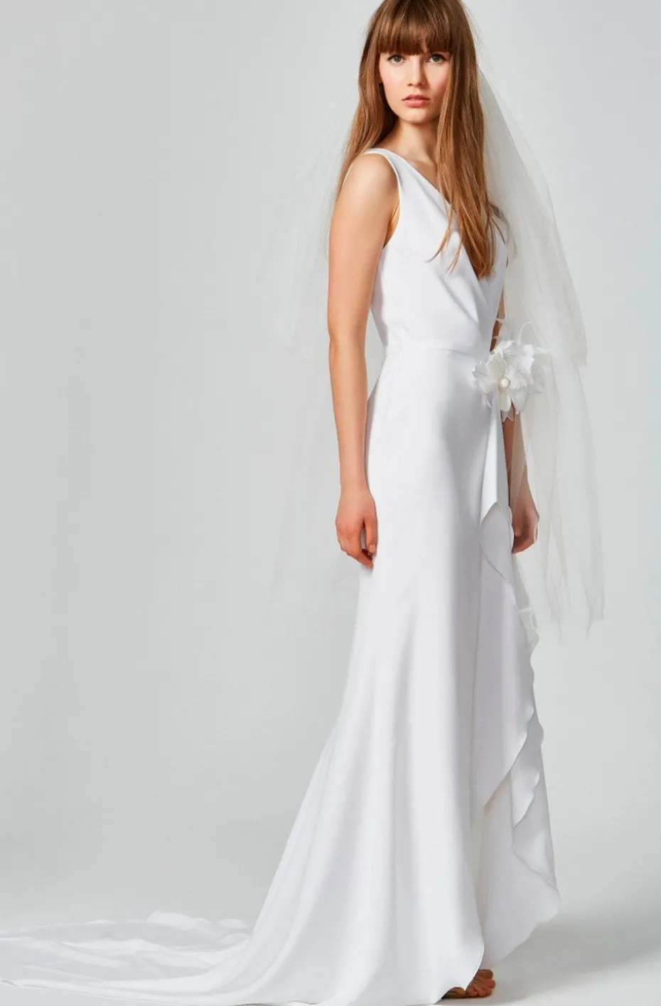 VESTIDO DE NOVIA ASIMETRICO