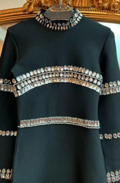 VESTIDO NEGRO DE FIESTA CON CRISTALES