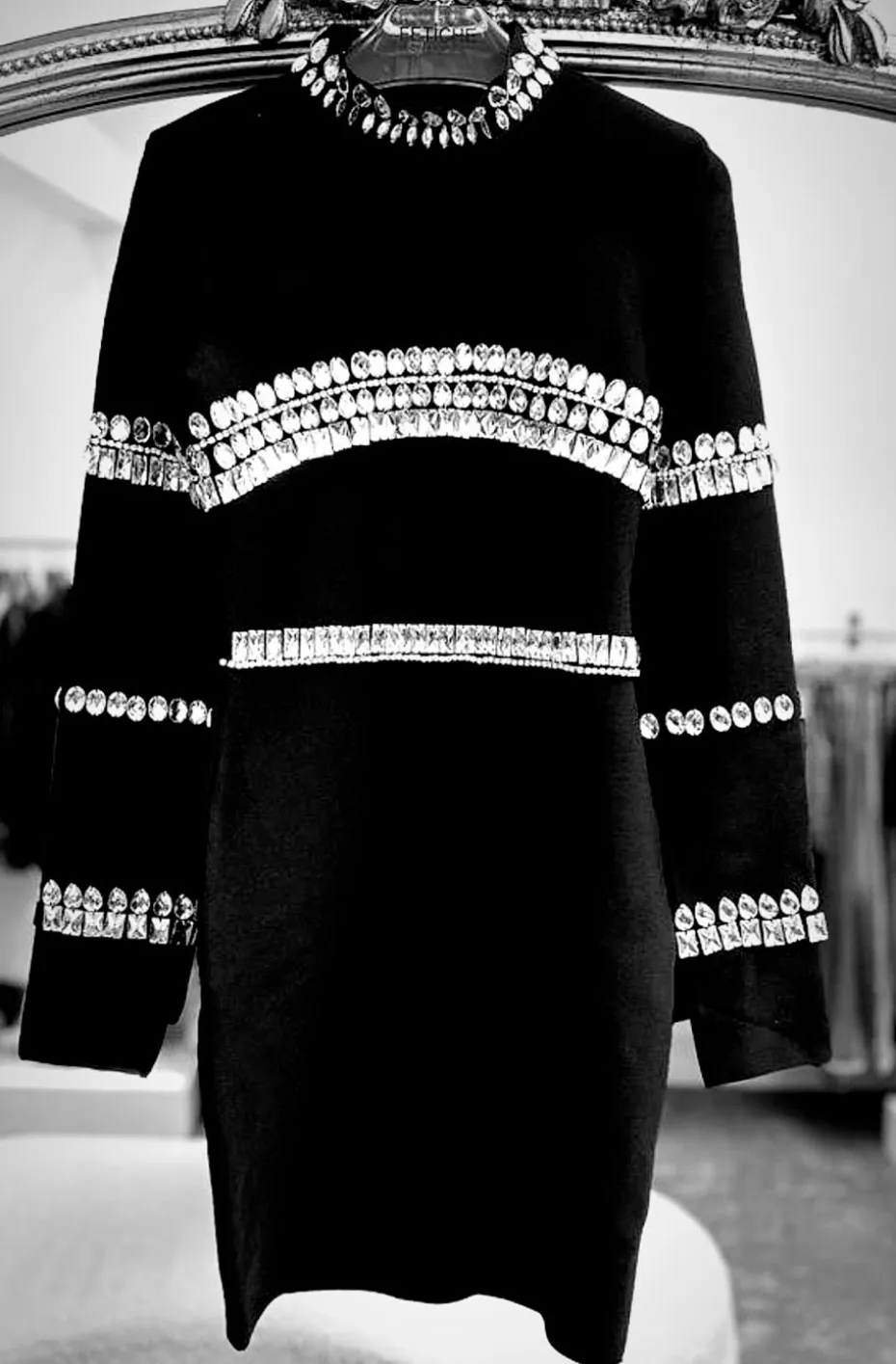 VESTIDO NEGRO DE FIESTA CON CRISTALES